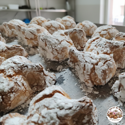 Classic almond biscuits with powdered sugar