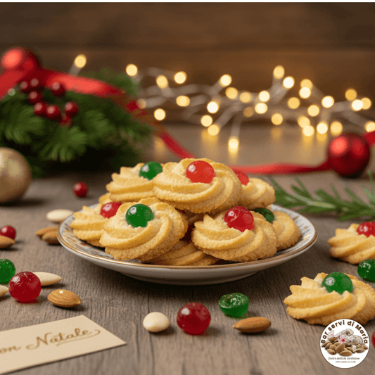 Biscotti alle mandorle siciliani con ciliegia candita su tavola natalizia. Foto prodotto per shop online a tema natalizio. Idee regalo dolci.
